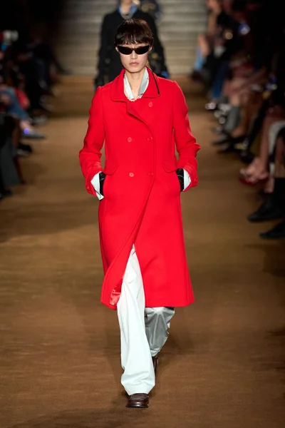 Look 2
